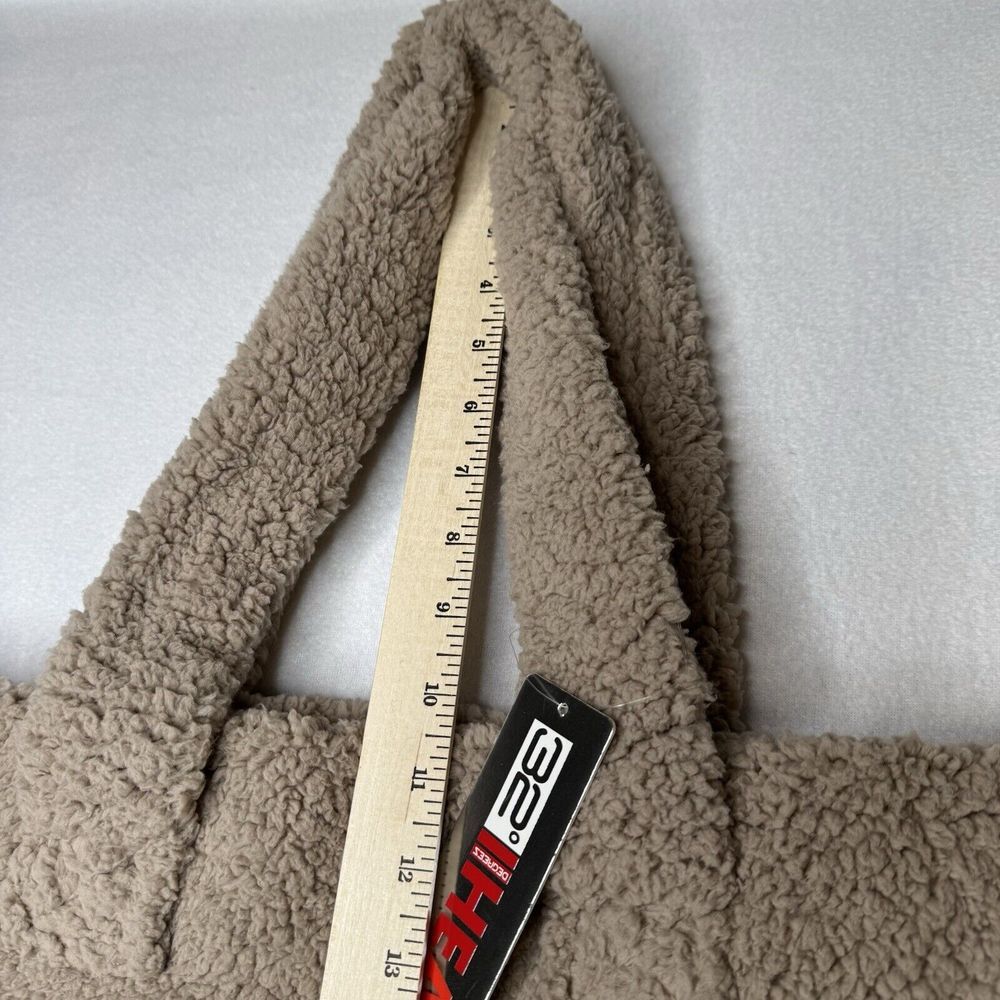 32 Degrees Heat NWT‎ Sherpa Fleece Tote Bag Taupe/Tan Snap Closure - Picture 7 of 12
